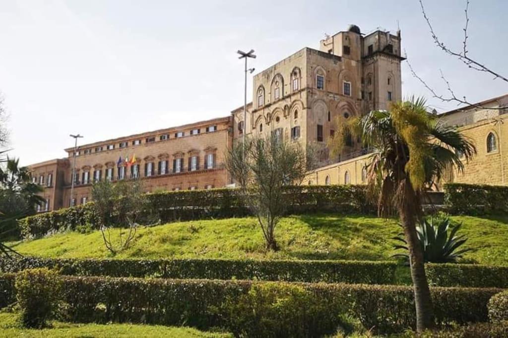 Sofia'S Apt Loft Incantevole Con Terrazza Privata Palermo Exteriör bild